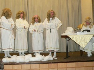 Theaternachmittag-der-kfd-Liebfrauen
