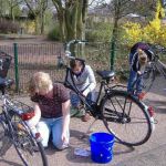 Fahrradputzaktion der Firmlinge