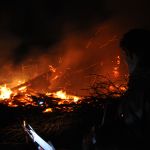 Agapefeier nach der Osterliturgie und Osterfeuer 