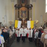 Erzbischof der Niederlande feiert mit Liebfrauen 700 Jahrfeier