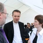 Nach der Pfarreinführung in den Pfarrgarten