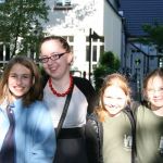 Nach der Pfarreinführung in den Pfarrgarten