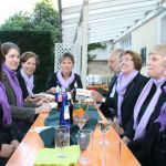 Nach der Pfarreinführung in den Pfarrgarten