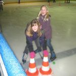  Gruppe INSIDE mit 28 Kinder zur Eishalle nach Wesel