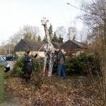 Firmanden helfen auf Spielplatz in Barlo