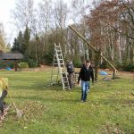 Firmanden helfen auf Spielplatz in Barlo