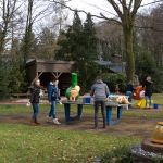 Firmanden helfen auf Spielplatz in Barlo