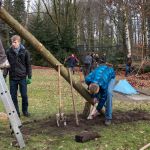 Firmanden helfen auf Spielplatz in Barlo