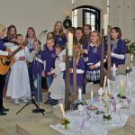 Kreuzbergspatzen singen bei der Erstkommunion