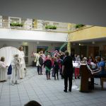 Kinderchor Herz-Jesu mit dem Musical: HAST DU SCHWEIN ODER HAST DU KEINS? zu Gast im Käthe-Kollwitz-Haus