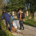 Aufräumaktion auf dem Spielplatz in Barlo