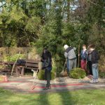 Aufräumaktion auf dem Spielplatz in Barlo