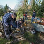 Aufräumaktion auf dem Spielplatz in Barlo