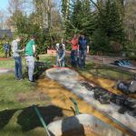 Aufräumaktion auf dem Spielplatz in Barlo