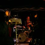 Illuminierter Pfarrgarten und entspannte Stimmung bei klasse Musik