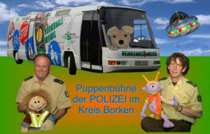 Besuch-der-Polizei-Puppenbuehne-im-Kindergarten-St-Helena