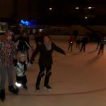 Kinderchor Herz-Jesu fährt zur Eissporthalle, Wesel