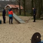 Spielplatz wird frühjahrsfit gemacht