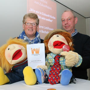 Lucie und Horst erklären das Zukunftsbild - Pfarrkonvent in Liebfrauen