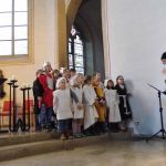 „Friede den Menschen auf Erden“ gespielt vom Kinderchor Herz-Jesu