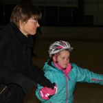 Kinderchor Herz-Jesu fährt zur Eissporthalle, Wesel