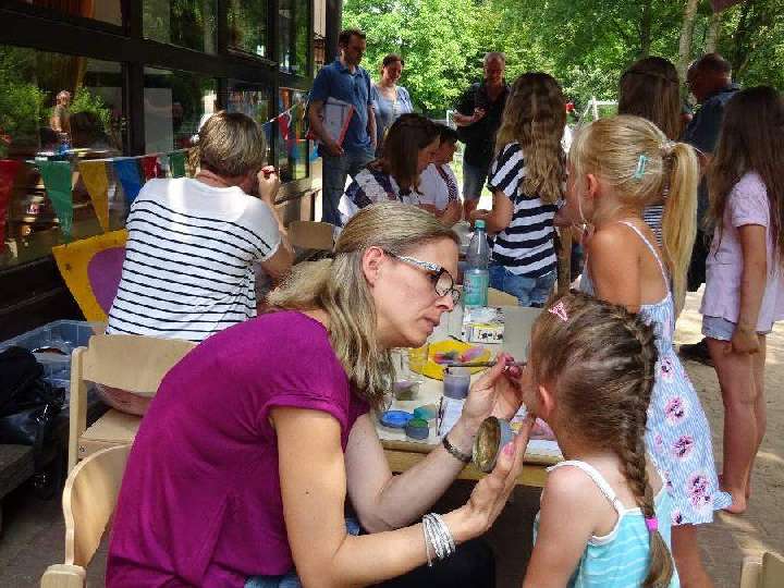 Tolles-Wetter-gemuetliches-Miteinander-beim-Gemeindefest-und-ToT-im-FZ-St-Paul