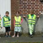 Wehe sie werden losgelassen! Hl. Kreuz Kita Kinder gehen auf die Straße.