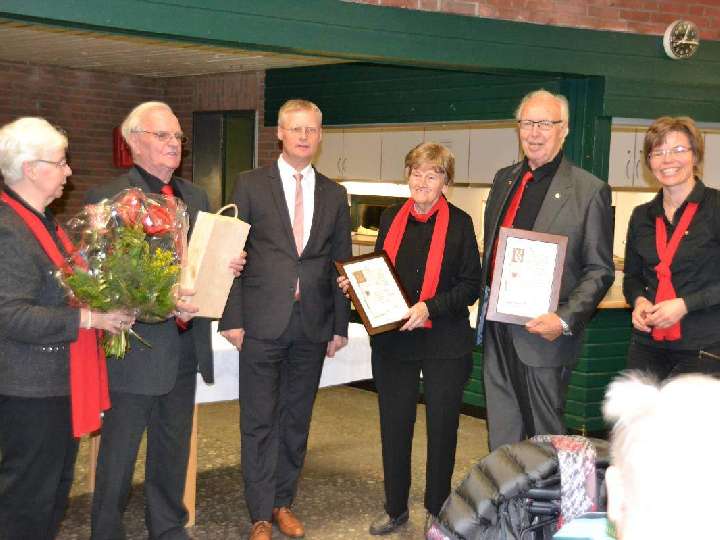 40-Jahre-aktiv-im-Herz-Jesu-Chor--Ehrung-zum-Caecilienfest