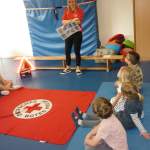 Hl. Kreuz Kita Kinder absolvieren einen Erste Hilfe Kurs beim DRK