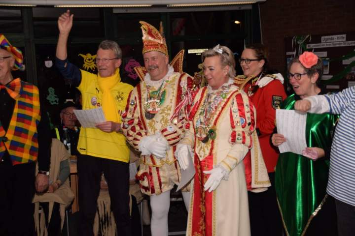 Karnevalsfeier-beim-Herz-Jesu-Chor-Wie-ein-Feuerwerk