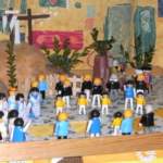 Osterkrippe mit Playmobilfiguren