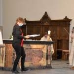 Herz-Jesu-Kirchenchor erhält Primiz-Segen und ehrt Chorleiterin Monika Hebing