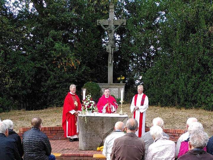 Messfeier am Hemdener Kreuz