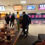  Spielen macht Spaß beim Bowling 2000 