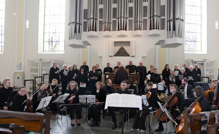 Orchestermesse-am-Ostermontag-in-der-Liebfrauenkirche