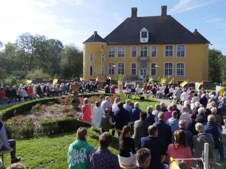 Ökumenisches Erntedankfest auf Schloss Diepenbrock