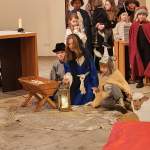 Krippenspiel mit dem Kinderchor Herz-Jesu: Ein Esel erlebt die Geburt des Herrn