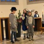 Krippenspiel mit dem Kinderchor Herz-Jesu: Ein Esel erlebt die Geburt des Herrn