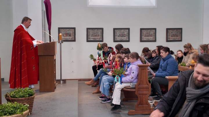 Palmweihe-in-den-Kirchen-der-Pfarrei-Liebfrauen