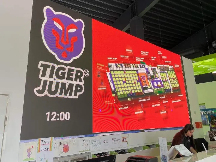 Ausflug-der-Messdienergemeinschaft-Liebfrauen-zum-Tiger-Jump-Oberhausen-