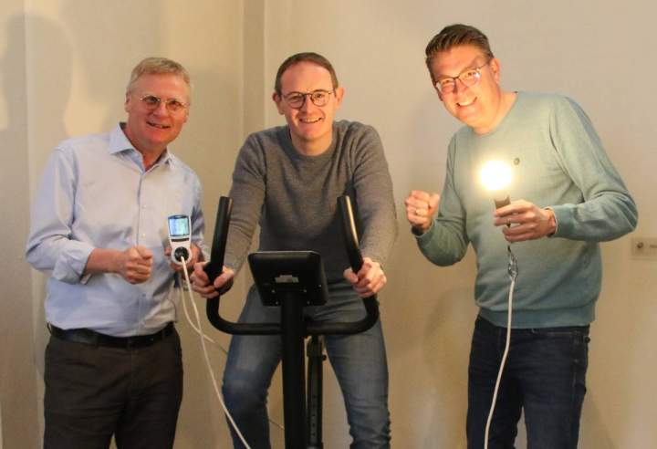 Vom-Hometrainer-zum-Kraftwerk-Wie-Besucher-Strom-fuer-die-Liebfrauenkirche-erzeugen