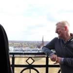 Ostergruß hoch über der Stadt…