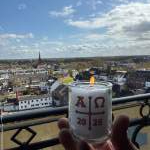 Ostergruß hoch über der Stadt…