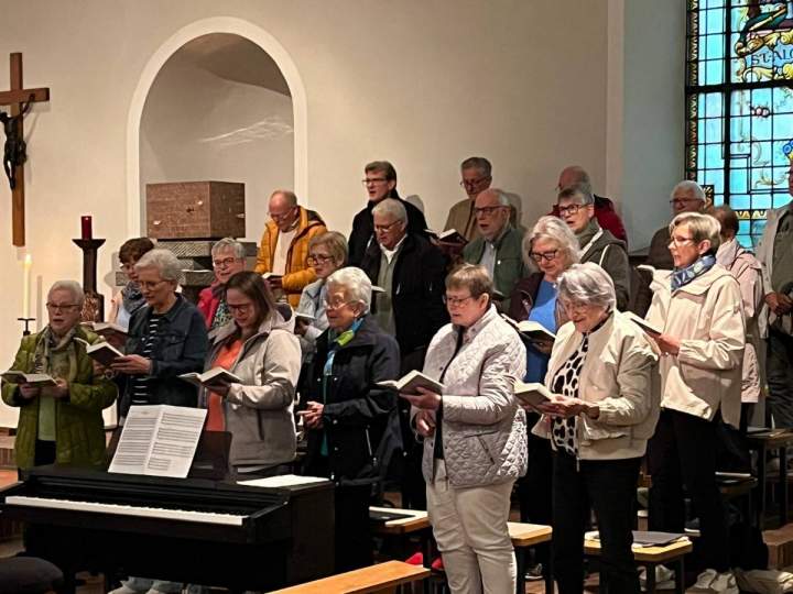 Kirchenchor-St-Pankratius-Anholt-zu-Gast-in-Barlo