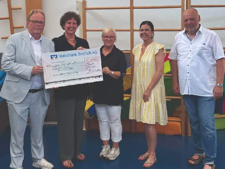2-500-Euro-Spende-an-Kita-St-Helena-in-Barlo