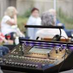 Musik, Begegnung und Genuss: Kulturabend im Pfarrgarten mit Joscha