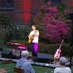Musik, Begegnung und Genuss: Kulturabend im Pfarrgarten mit Joscha