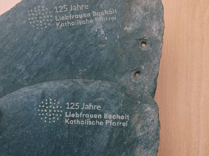 Schieferschindeln zum Jubiläum 125 Jahre Pfarrei Liebfrauen