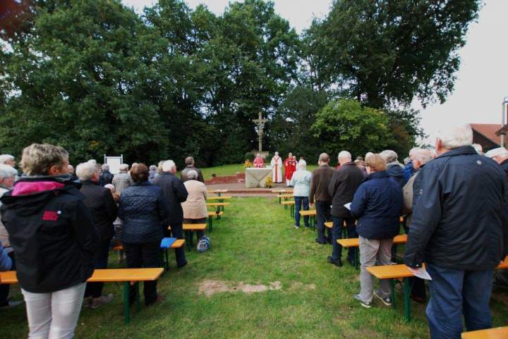 Messfeier am Hemdener Kreuz