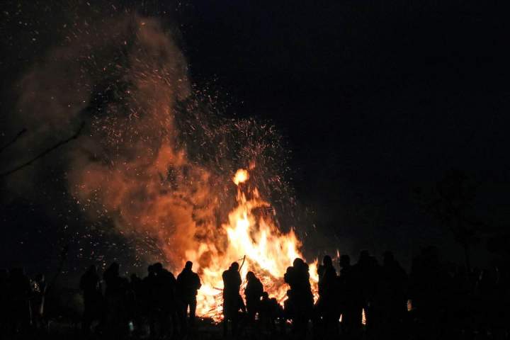 Osterfeuer in Barlo